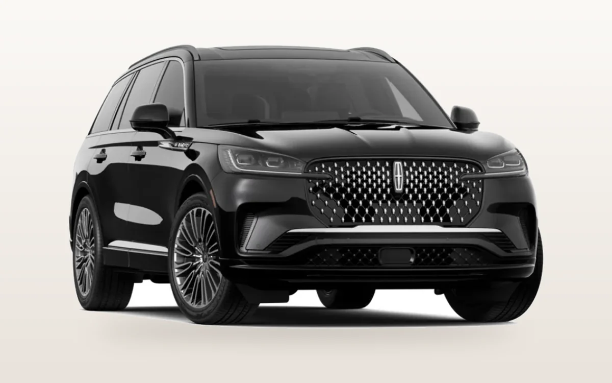 Black luxury sedan, Sedan class